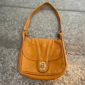 Vintage Tan Camel Leather Vinyl Turn Lock Shoulder Bag Purse Brown Gold Retro